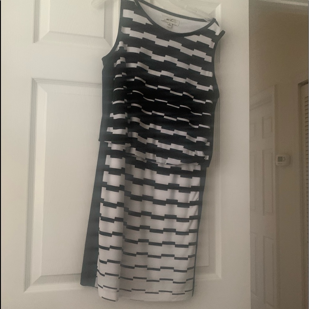 Black and white geometric print